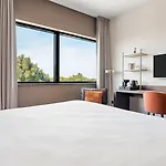 Corendon Amsterdam Schiphol Airport, A Tribute Portfolio ホテル 4*