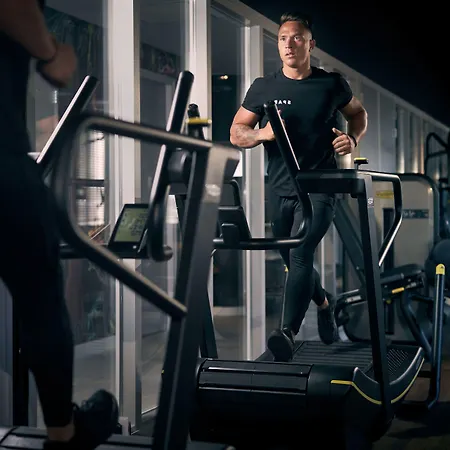 Corendon Amsterdam Schiphol Airport, A Tribute Portfolio 酒店 4*