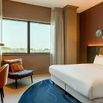 Отель Corendon Amsterdam Schiphol Airport, A Tribute Portfolio 4*